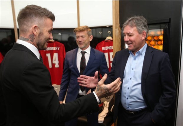 Sir Alex tay bắt mặt mừng hội ngộ các tượng đài của Man Utd - Bóng Đá