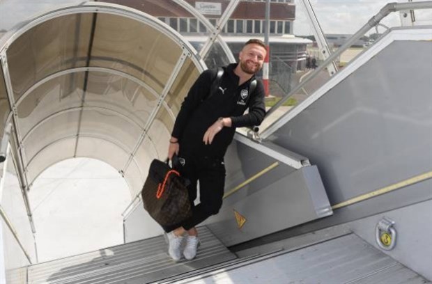 Ảnh Arsenal đến Baku - Bóng Đá