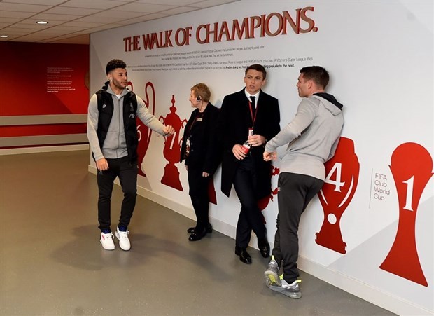 Dàn sao Liverpool làm 