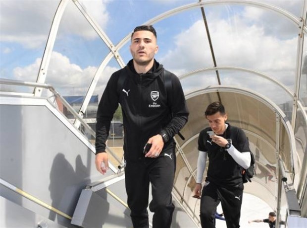 Ảnh Arsenal đến Baku - Bóng Đá