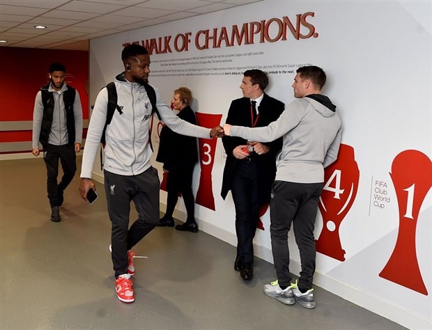 Dàn sao Liverpool làm 