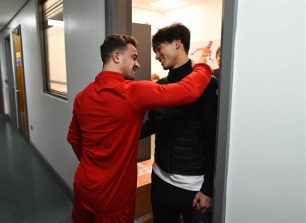 Minamino ngượng ngùng trong 