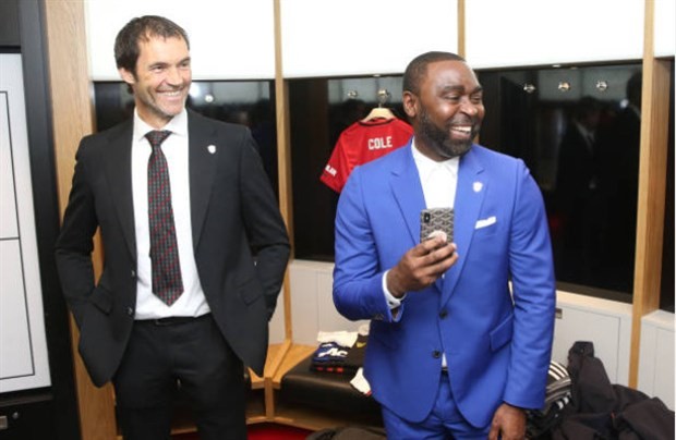 Sir Alex tay bắt mặt mừng hội ngộ các tượng đài của Man Utd - Bóng Đá