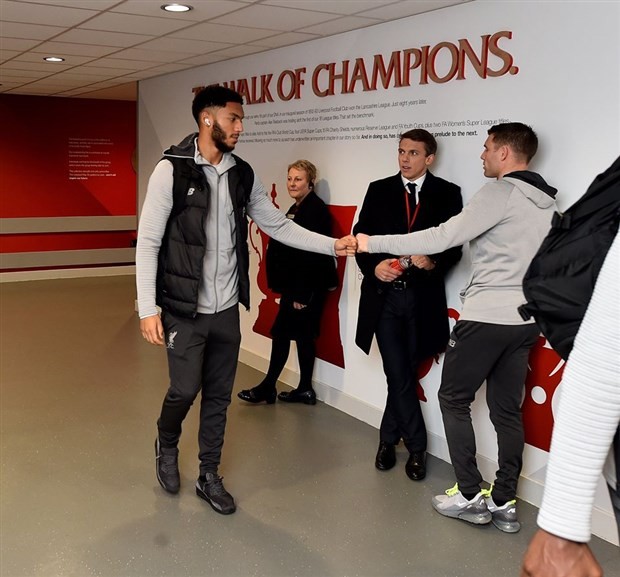 Dàn sao Liverpool làm 