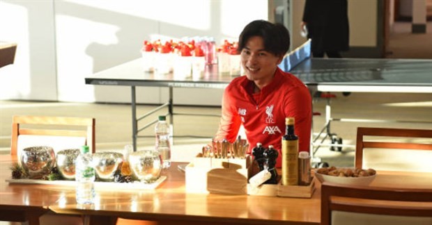 Minamino ngượng ngùng trong 