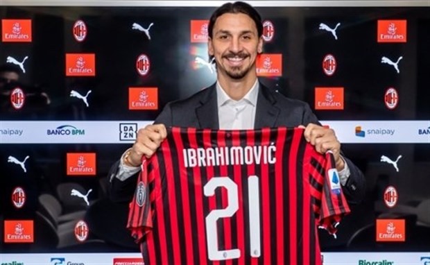 CĐV Man Utd mong Rooney 