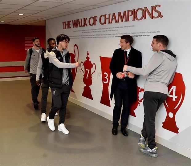 Dàn sao Liverpool làm 