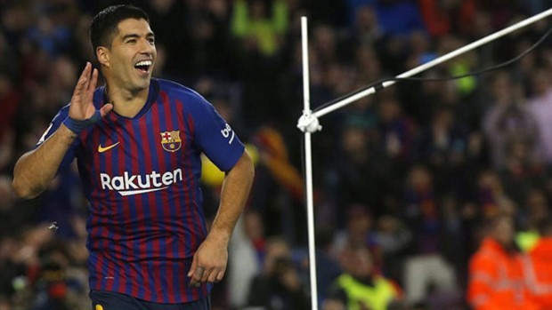 Lập hattrick, Messi cho Ronaldo 'hít khói' cuộc đua Vua phá lưới  - Bóng Đá