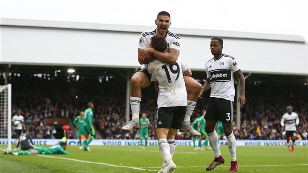 Man Utd 'lười biếng' đến đáng kinh ngạc - Bóng Đá