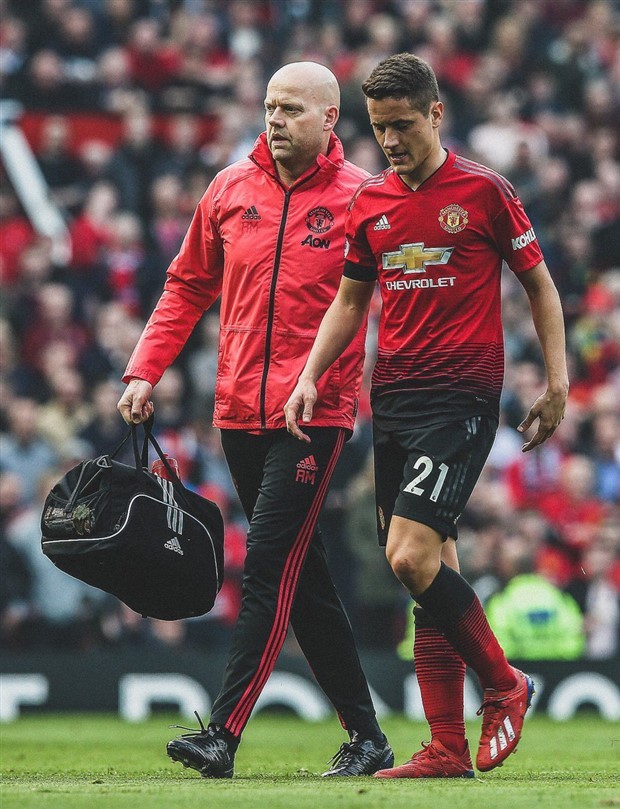 CĐV Man Utd hốt hoảng với bão chấn thương tại Old Trafford - Bóng Đá