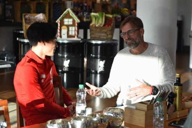 Minamino ngượng ngùng trong 