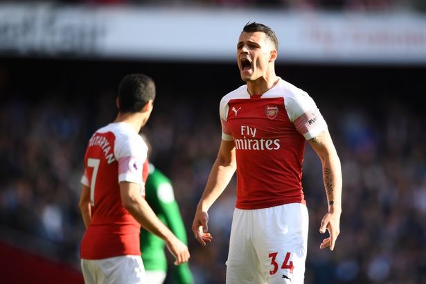 Chuyển nhượng Arsenal: Ozil lỡ cơ hội 