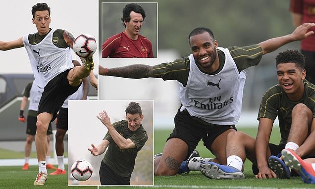 Ảnh Arsenal tập luyện - Bóng Đá