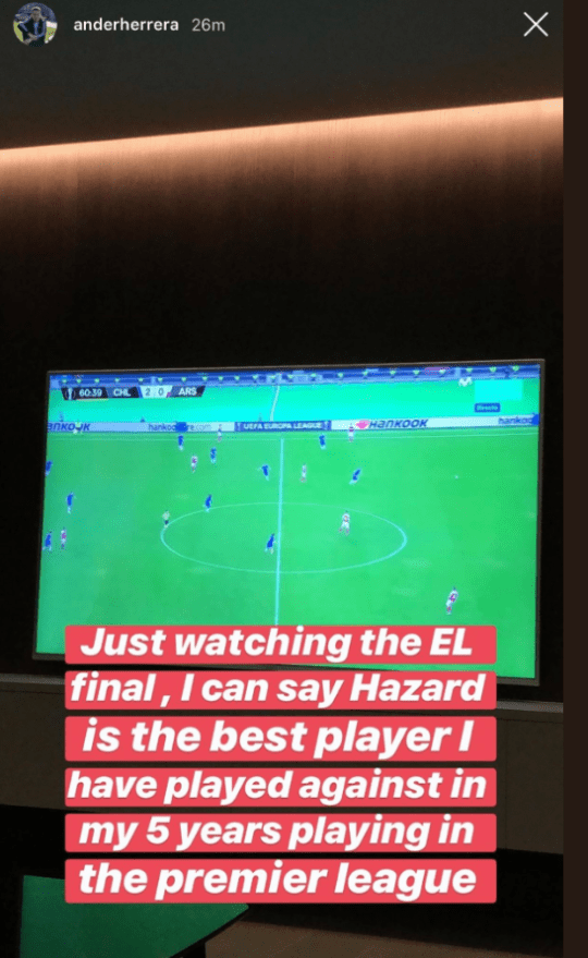 Herrera chúc mừng Hazard - Bóng Đá