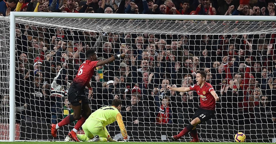 Ghi bàn, kiến tạo và làm mọi thứ, Pogba còn khiến Ed Woodward cười mãn nguyện - Bóng Đá