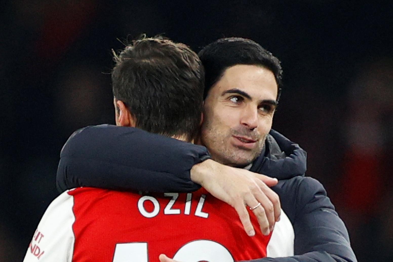 Mesut Ozil running stats for Arsenal against Man Utd put an end to lazy debate - Bóng Đá