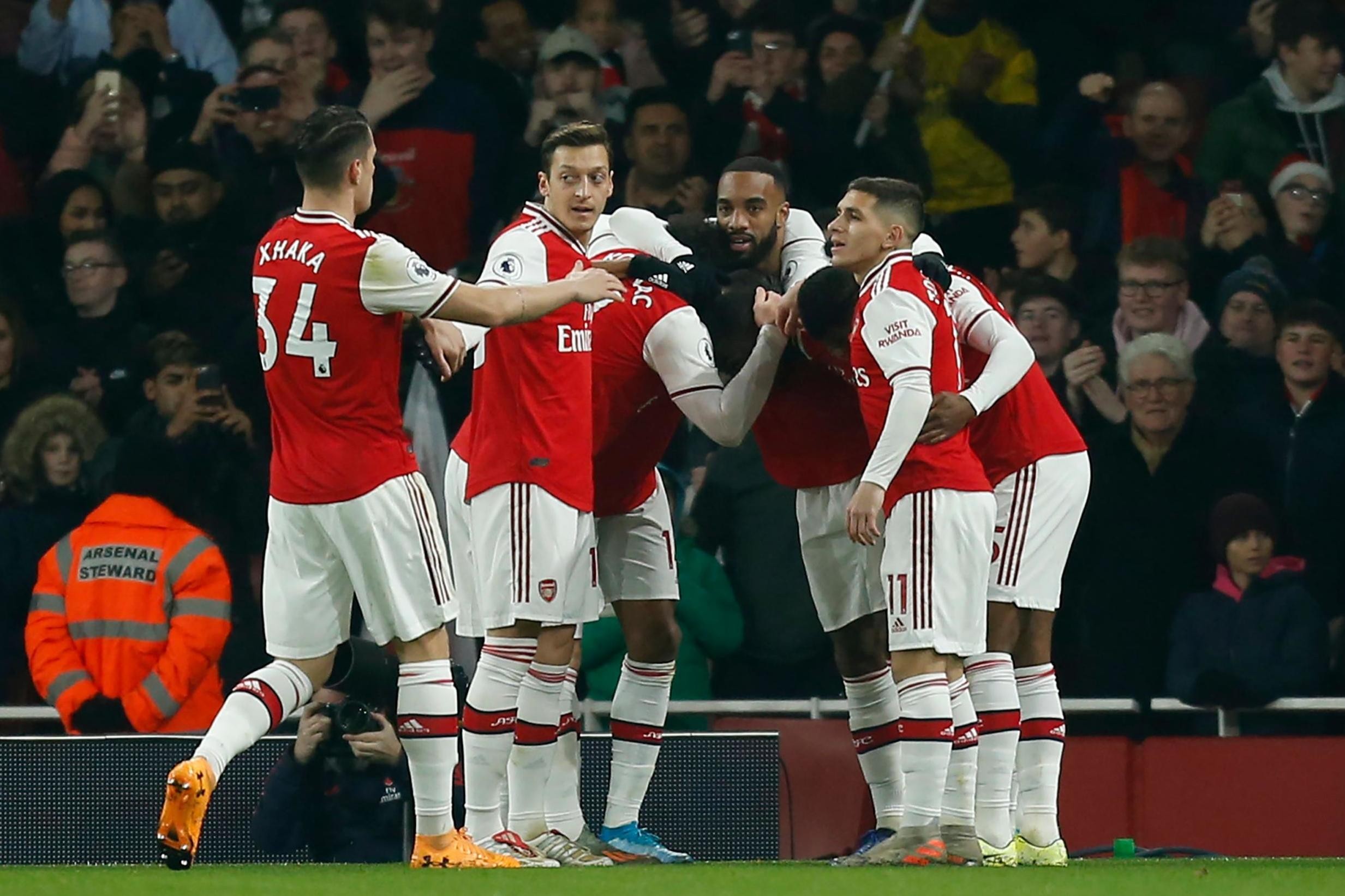 Mesut Ozil running stats for Arsenal against Man Utd put an end to lazy debate - Bóng Đá