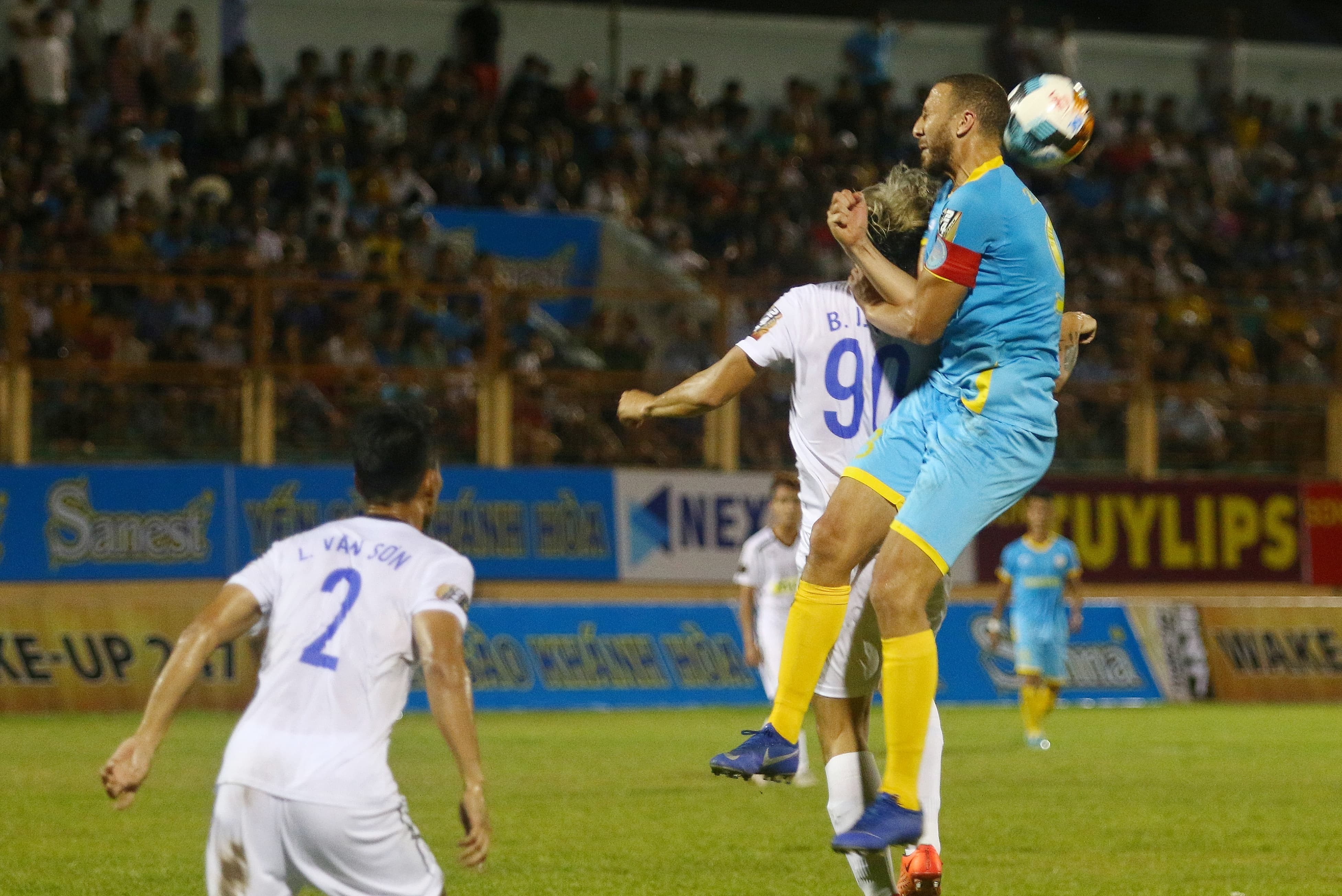 Top 3 hậu vệ công cường, thủ cứng tại V-League - Bóng Đá