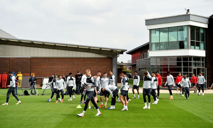 Liverpool tập - Bóng Đá