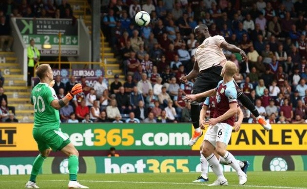 Fan MU nói cùng 1 điều về áo đấu trận Burnley - Bóng Đá
