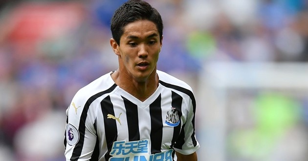 Tiền đạo Newcastle chia sẻ SỐC: 