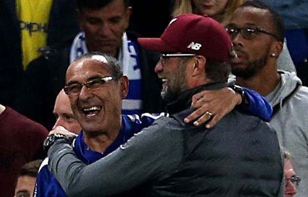 Klopp tiết lộ đoạn trò chuyện với Sarri khi 2 người ôm nhau - Bóng Đá