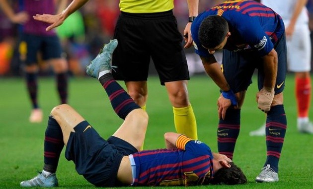 Sốc! Messi nguy cơ nghỉ dài hạn vì chấn thương rùng rợn - Bóng Đá