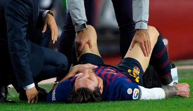 Sốc! Messi nguy cơ nghỉ dài hạn vì chấn thương rùng rợn - Bóng Đá