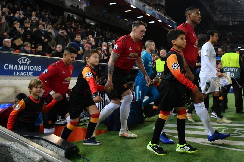 Cầu thủ M.U đến sân tập - Bóng Đá