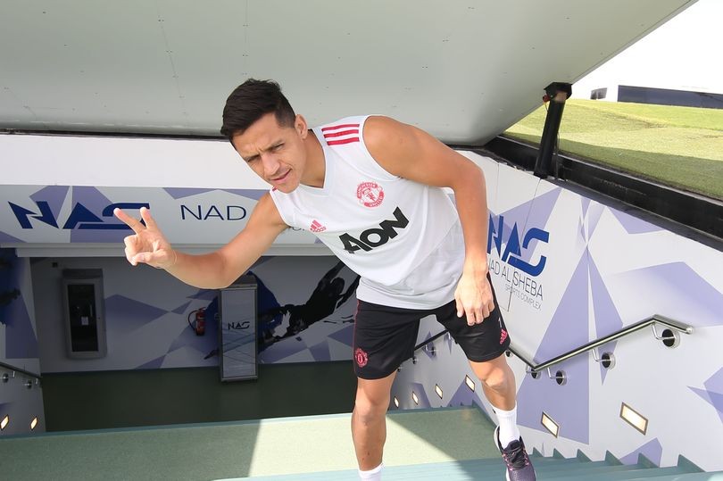 Rõ lý do Sanchez vắng mặt - Bóng Đá