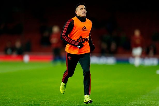Khán giả Emirates phản ứng thế nào với sự trở về của Alexis Sanchez? - Bóng Đá