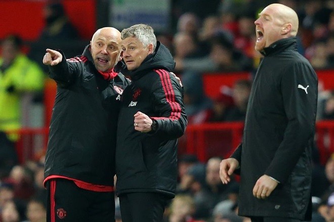 Mike Phelan đang làm gì tại Man United? - Bóng Đá