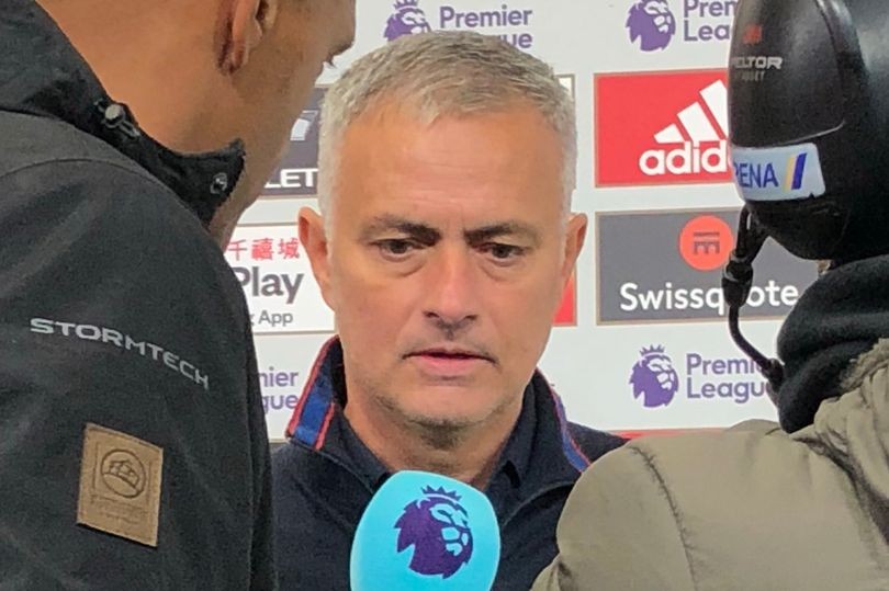 Mourinho hé lộ thông điệp từ ban lãnh đạo Man Utd - Bóng Đá