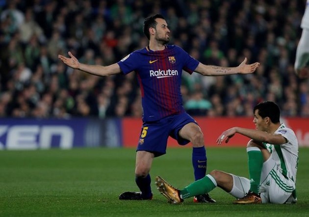 Busquets gia hạn hợp đồng - Bóng Đá