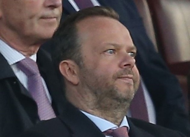 M.U thủng lưới, Ed Woodward phản ứng lạ trên khán đài - Bóng Đá