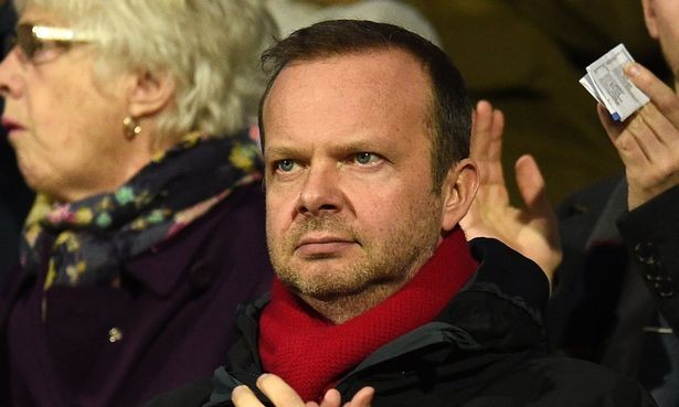Ed Woodward hỏi ý kiến, chỉ 2 cầu thủ ủng hộ Mourinho - Bóng Đá