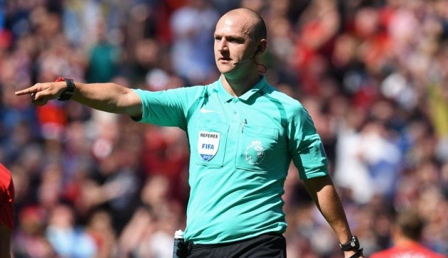 SỐC: Trọng tài Premier League mất việc vì Snapchat - Bóng Đá