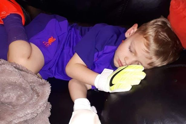 Hành trình gian nan của cậu bé 5 tuổi đến Anfield xem Liverpool thi đấu - Bóng Đá