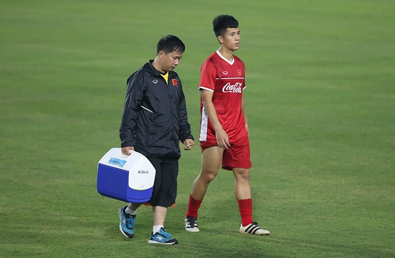 Buổi tập thứ hai của ĐT Việt Nam: Thầy Park lo tái mặt vì Đình Trọng, Công Phượng và Văn Lâm vắng mắt - Bóng Đá