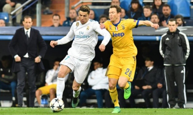Học theo Ronaldo, 'ông lão' của Arsenal tuyên bố mình chỉ mới 28 tuổi - Bóng Đá