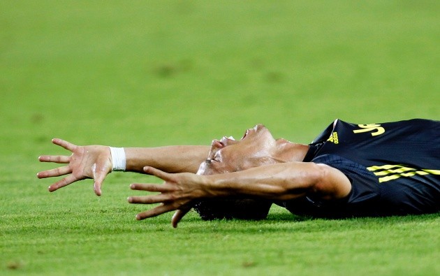 Đây, lý do chính khiến Ronaldo phải nhận thẻ đỏ trực tiếp - Bóng Đá