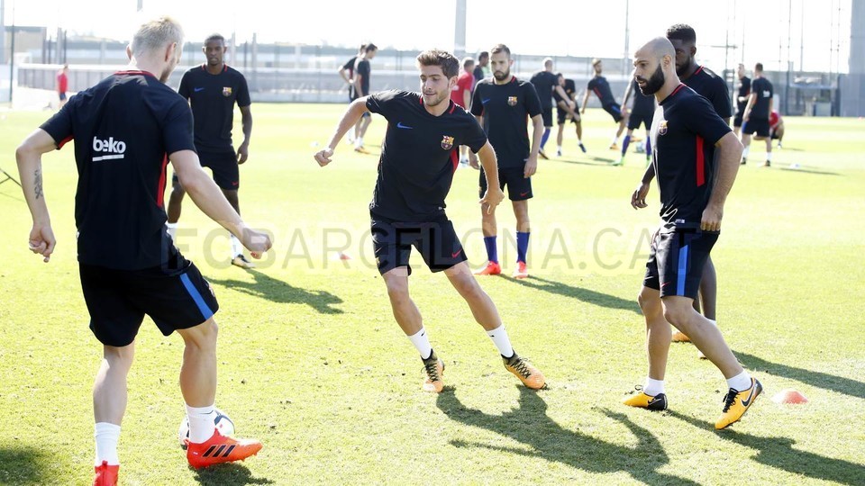 barca tập luyện - Bóng Đá