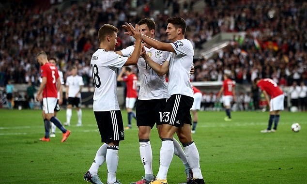 Ferdinand giận dữ khi Mourinho phát điên sau bàn thắng muộn của Fellaini - Bóng Đá