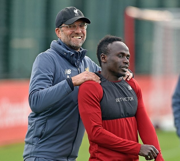 Vừa trở lại, Sadio Mane đã được HLV Klopp nâng niu - Bóng Đá