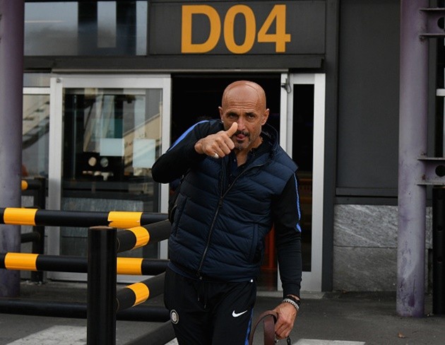 Dàn sao Inter ra sân bay, chuẩn bị đánh chiếm thành Naples - Bóng Đá