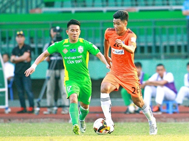 Gác lại nỗi buồn, dàn sao Tottenham ôm nhau thắm thiết trên sân tập - Bóng Đá