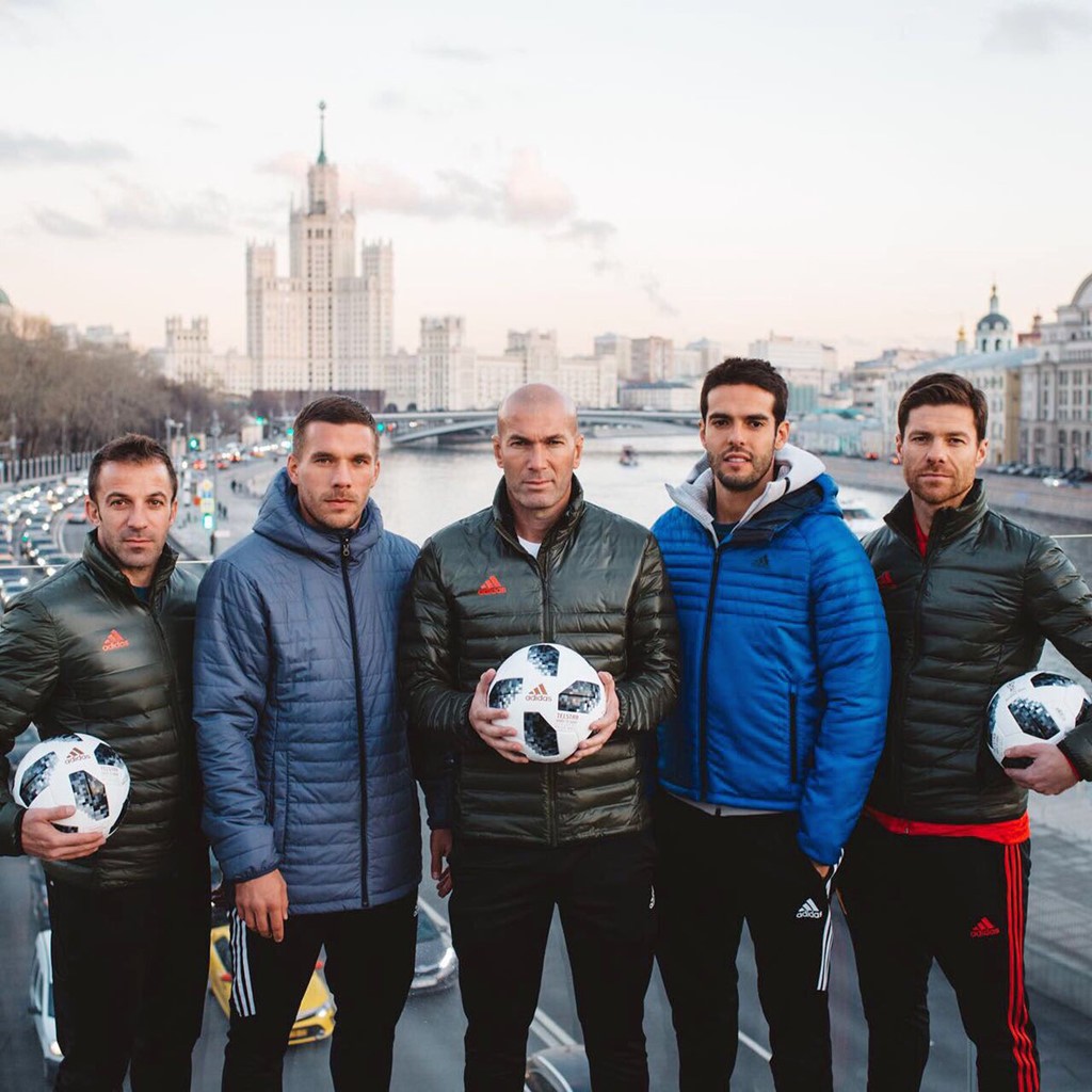 Zidane và các huyền thoại ra mắt trái bóng World Cup 2018 - Bóng Đá