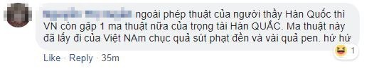 Trọng tài Hàn Quốc nhận 'mưa gạch đá' từ fan Việt - Bóng Đá