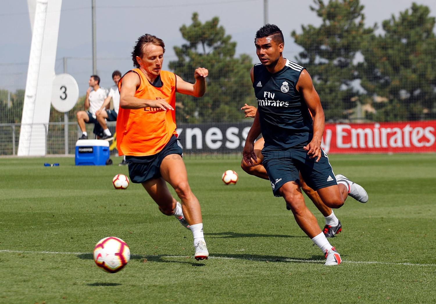 Kyle Walker cực bảnh trong clip truyền tải giấc mơ bóng đá - Bóng Đá