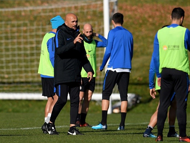 Dàn sao Inter chăm chỉ luyện 